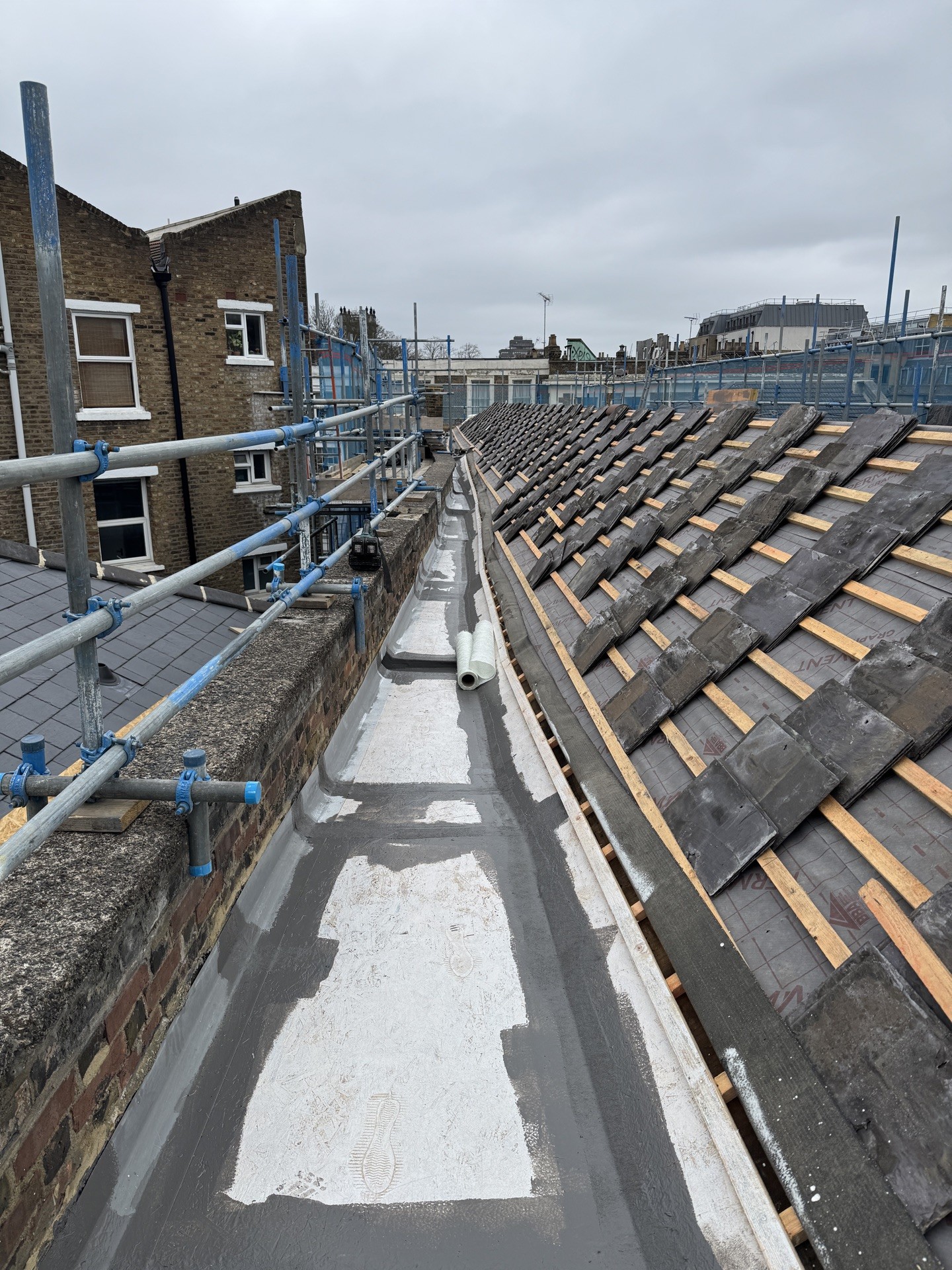 London roof under way