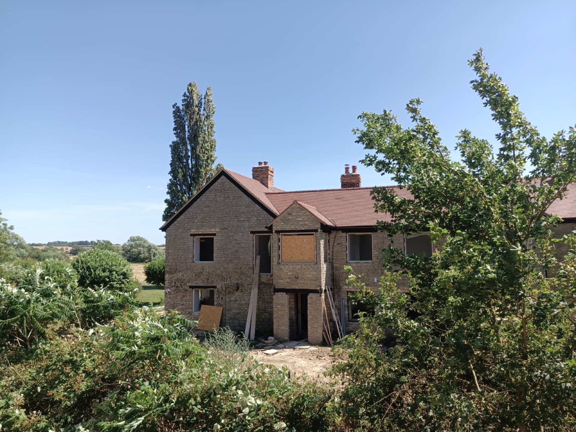Ravenstone detail angle