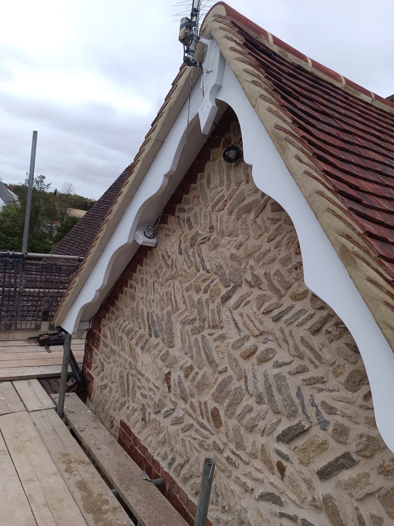 New bespoke decorative fascia and soffit fitted at Sherington